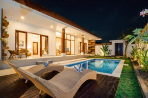 Umanala - 5 Min To Beach, Sleek Villa with Spacious Pool Area